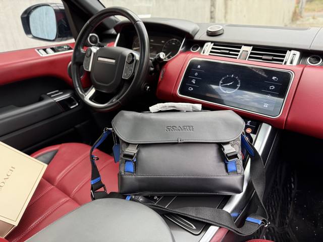 高端货 新款 “ Coach ”蔻驰单肩包 Coach蔻驰单肩斜挎 差包 Coach蔻驰 League 36 压纹标识经典老花夹扣开合 牛皮革拼织物 单肩斜挎手