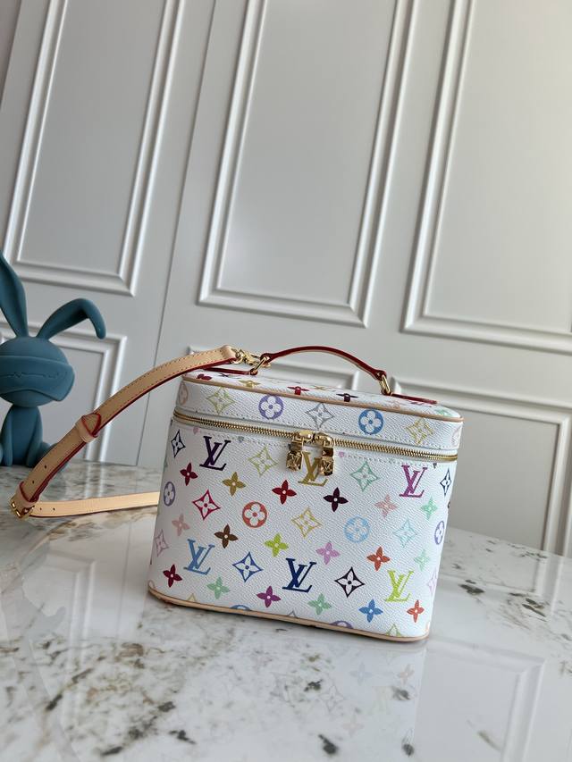 顶级原单，163C01芯片，42263黑 白彩本款 Nice Nano 化妆包出自路易威登 X 村上隆再版系列，选用缤纷 Monogram 涂层帆布塑造精巧构型