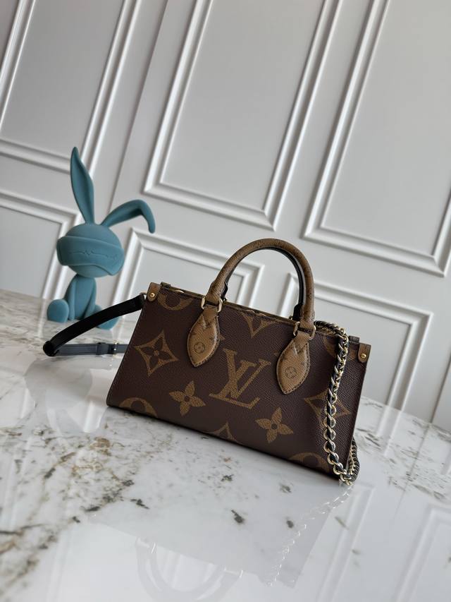 独家背景 动态芯片 顶级原单 M14236本款 Onthego East West 手袋以涂层帆布呈现 Monogram Giant 元素，与 Monogram