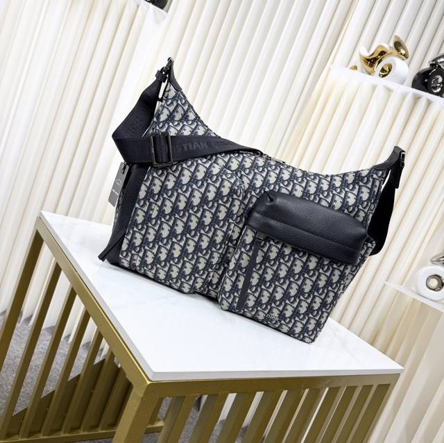 市场最高版本 原单品质 正品打版 保证进口头层牛皮，拒绝二层皮，拒绝超纤皮 中号 Rider Soft 水饺包米色和黑色 Oblique 印花面料搭配黑色粒面牛