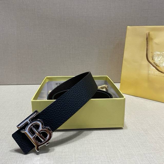 Burberrry 巴宝莉 Tb专属标识图案 采用百搭设计 搭配精美的Thomas Burberry灵感专属标识扣 宽4.0Cm 简单大方