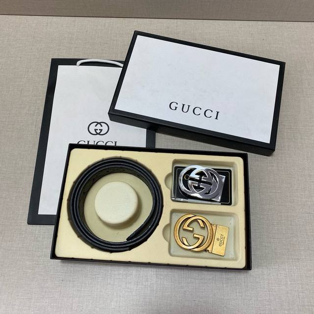 古驰Gucci精品款 ☆双扣礼盒套装 含礼盒 专柜有售 Gucci专柜在售正品 此款采用头层牛皮制作 走线油边细致 正品开模 搭配广州原版扣经久耐用、3.5Cm
