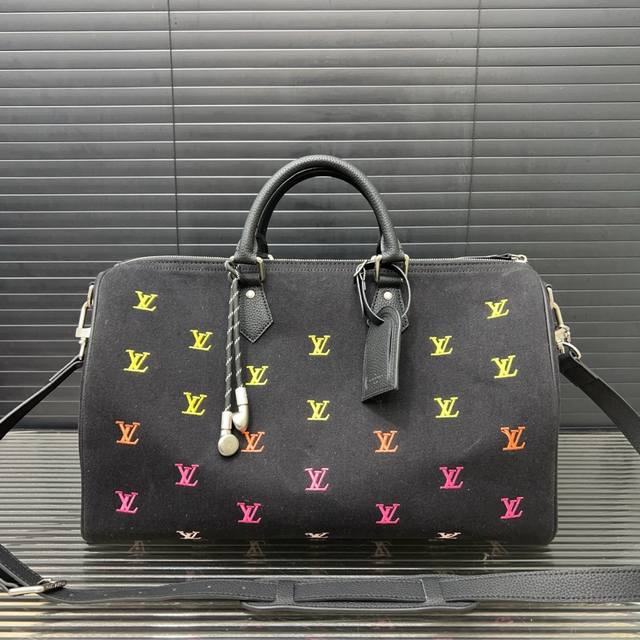 Louisvuitton 路易威登 Lv Speedy 40 BandoulièRe 黑牛仔五彩渐变刺绣Logo斜挎手提包 机场包 手提袋 实物拍摄 原厂面料