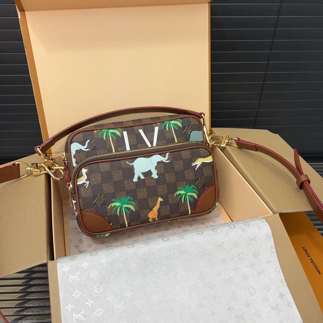 Louisvuitton 路易威登Lv Nil 做旧金属件可调节拆卸肩带Monogram Heritage 涂层帆布 单肩斜挎手提包 男女通用 经典百搭 实物拍