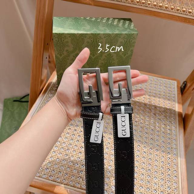 Gucci 男士新款 3.5Cm宽 双面经典压花设计 原版进口牛皮 纯铜五金 扣头可旋转 双面可用 搭配不同风格，满足不同场合搭配 经典百搭款 男神必备款