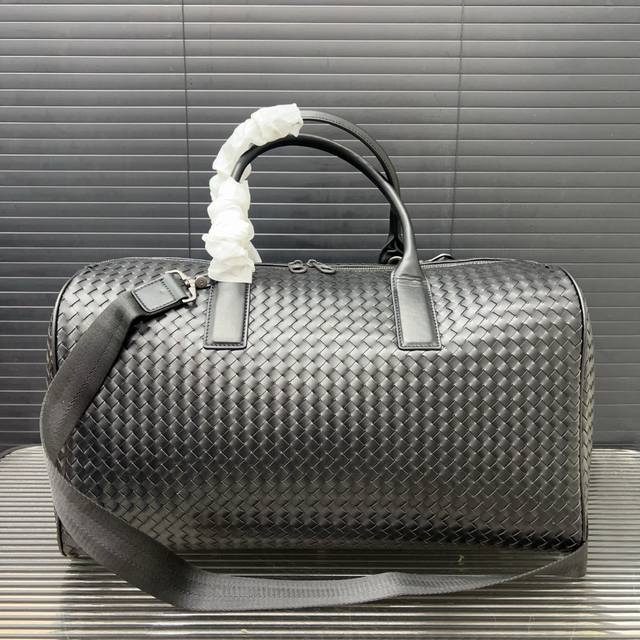 Bottega Veneta 葆蝶家Bv手工编织男士旅行袋 机场包 手提包袋经典百搭 实物拍摄 原厂原版面料 配送防尘袋 50 X 25 Cm。