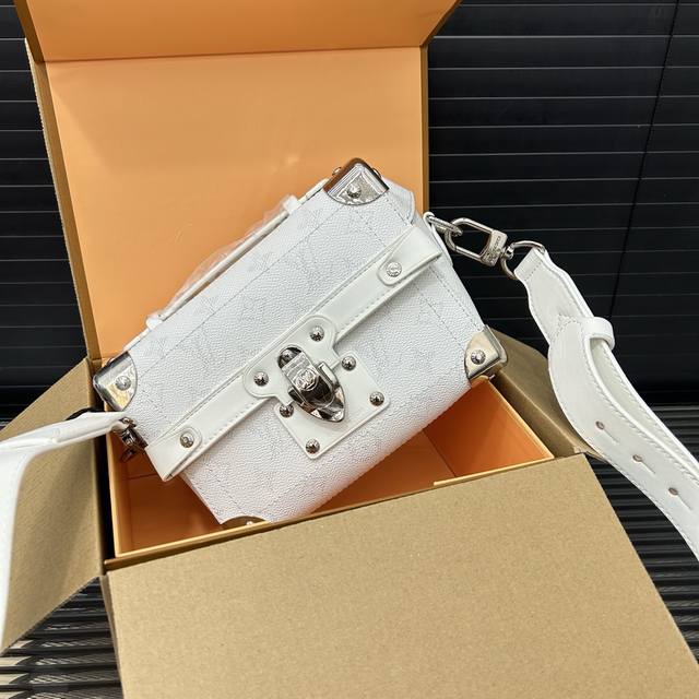 Louisvuitton 路易威登 Lv Soul Trunk 做旧可拆卸可调节肩带锁扣开合 Monogram Heritage涂层帆布 盒子包单肩斜挎包 男女