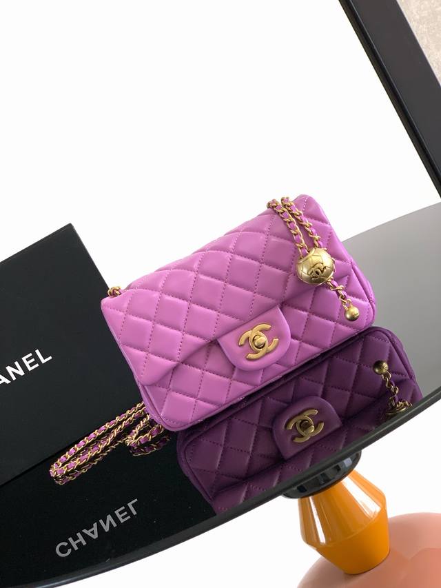 Chanelas1787 爆款金属Cf Mini 口盖包 全球 链条上多了个 小金球 画龙点睛 锦上添花 不仅复古美观 还可调节链条长度 可以做腰包 也可以单肩