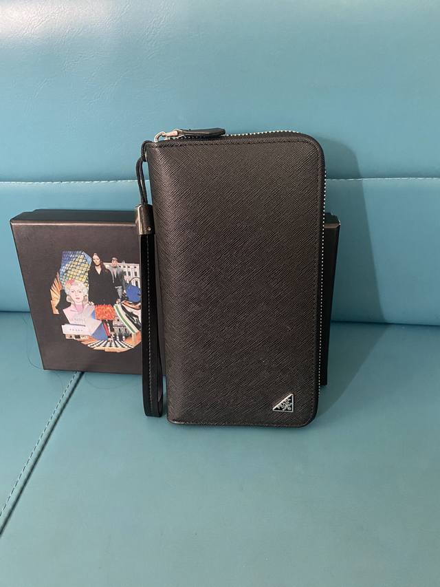 经典款大拉链钱包经典之作、简单时尚、Zp开发，型号：L M 1189颜色：黑色。Blue 颜色如图内码224代工码 意大利顶级原单十字纹牛皮质感极好，进口螺纹里