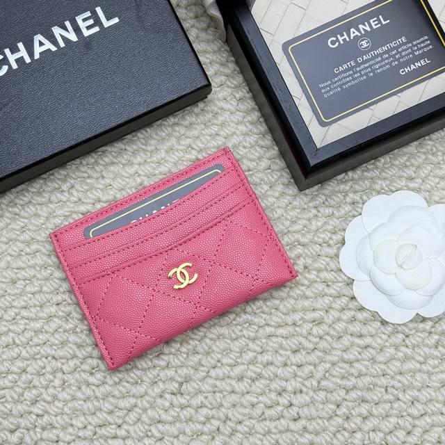 Chanel 2025 新品 卡片包小羊皮七个卡位 可放零钱 进口意大利小羊皮制作+五金Logo 太美了 超爱的 颜色如图所示明，收纳方便快捷，迷你卡包 编号：