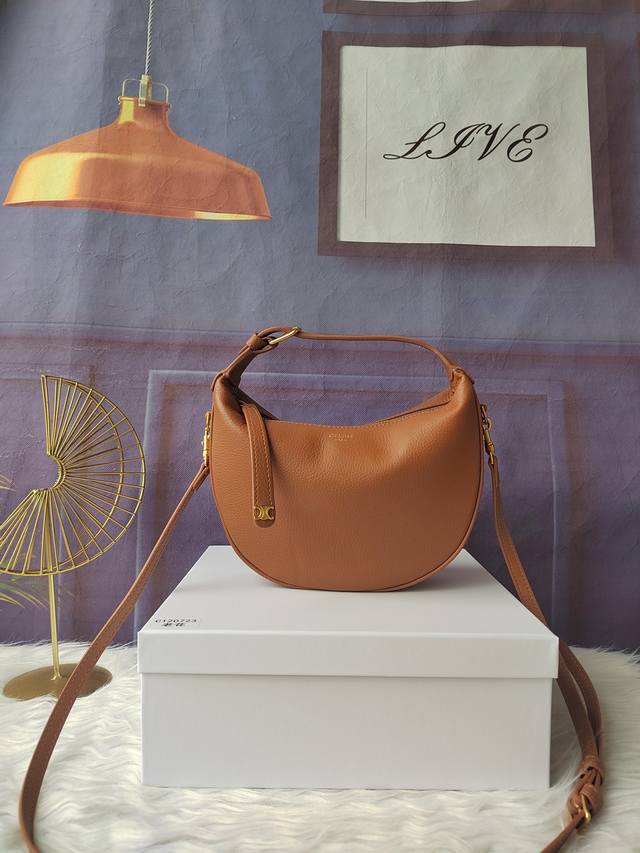 款号120723棕色Teen Lulu手袋 可手提，肩背和斜挎。尺寸：24Cm-21Cm-5Cm