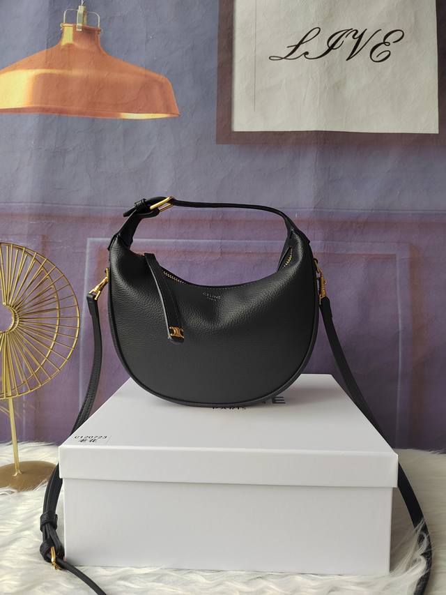 款号120723黑色Teen Lulu手袋 可手提，肩背和斜挎。尺寸：24Cm-21Cm-5Cm