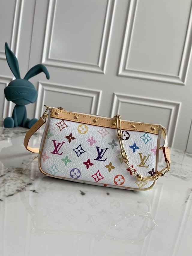 顶级原单，变码芯片 M13404白彩 M13663黑彩本款 Pochette Accessoires 手袋取材 Monogram 涂层帆布，为路易威登 X 村上