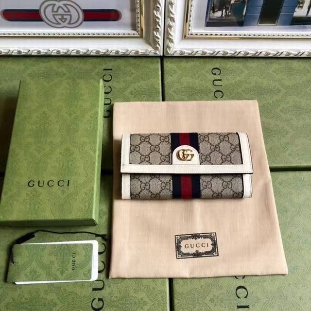 顶配版 专柜品质，原单皮质，实物实拍。款号:523153啡Pvc白皮。2018新款Op系列全拉链式钱包采用G高级人造帆布，配以标志性图案与条纹织带，海外顶级五金