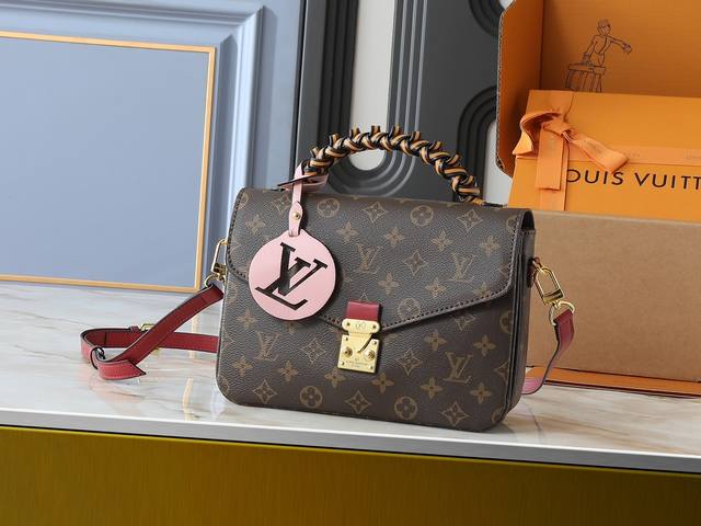 升级原版 M40780 Pochette Metis 手袋M44668枣红M45152白色M43984橙色邮差包编织手提手工编织并采用染边装饰的精致皮革手柄，赋