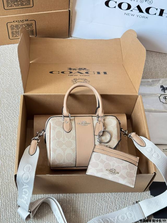 牛皮版本 配卡包 Coach|Mini Rowan新款 蔻驰原单 枕头包,Ykk原单五金搭配精致面料 做工完美百搭神器 专柜尺寸 18 13Cm 飞机盒包装 牛皮版本 配卡包 Coach|Mini Rowan新款 蔻驰原单 枕头包,Ykk原单五金搭配精致面料 做工完美百搭神器 专柜尺寸 18 13Cm 飞机盒包装