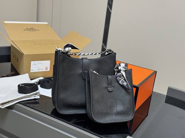 折叠礼盒 丝巾 小马Size：24Cm 19Cm爱马仕伊芙琳 Evelyne独家定制版本进口皮胚不是市面普通版本绝对的性价比超高小巧轻便容量足