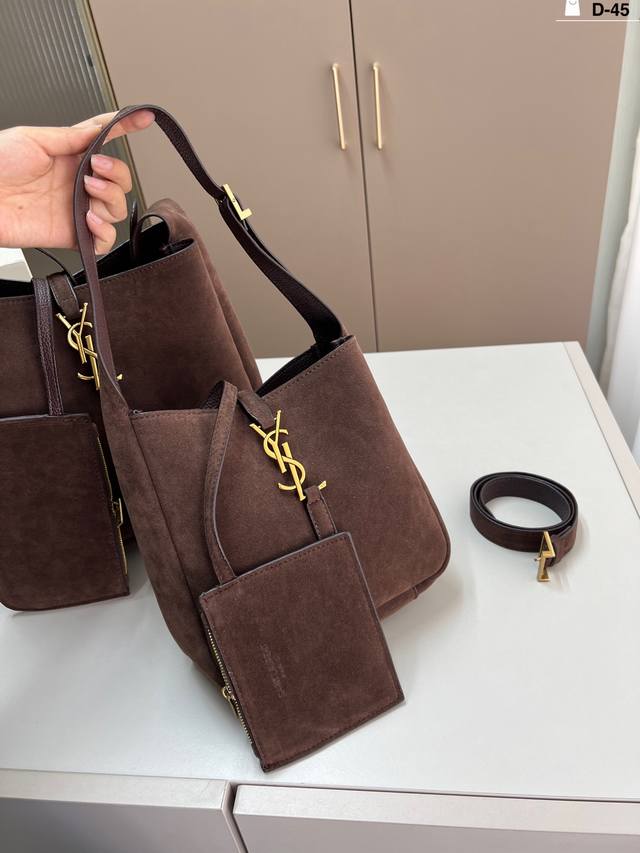 小 圣罗兰Ysl 双面水桶包实用又时髦是日常搭配率蛮高的单品 La~D-45尺寸20×19 28×25