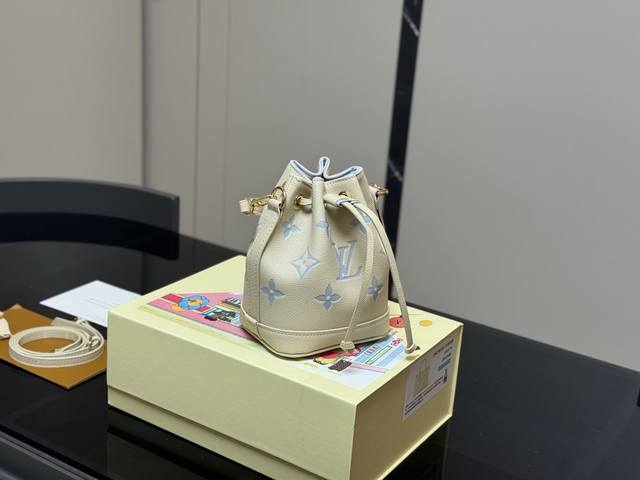 配折叠盒Size：13*16Cmlv 新款Nano 水桶包补货刚刚到货！牛皮Ydds！快入！快入！