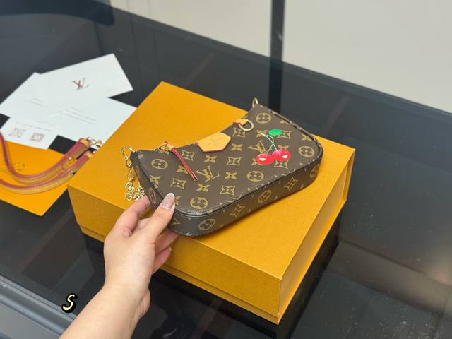 配折叠盒飞机盒Size：20Cm Lv麻将包 ！复刻版 小牛皮长肩带！链条！统统都有！！