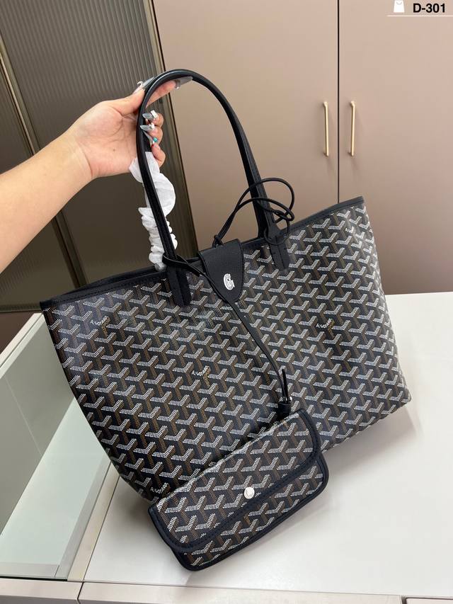 戈雅购物袋 属于这个季节的购物袋小众潮牌又开始迷Goyard这个包型推荐给大家D-301 尺寸33×28