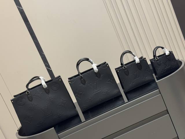 Size:41Cm 34Cm 25Cm 18Cmlv Onthego牛皮购物袋有隐藏的背带设计,可单肩~可手提搜索 Lv Onthego丛林购物袋配折叠盒 Size:41Cm 34Cm 25Cm 18Cmlv Onthego牛皮购物袋有隐藏的背带设计,可单肩~可手提搜索 Lv Onthego丛林购物袋配折叠盒