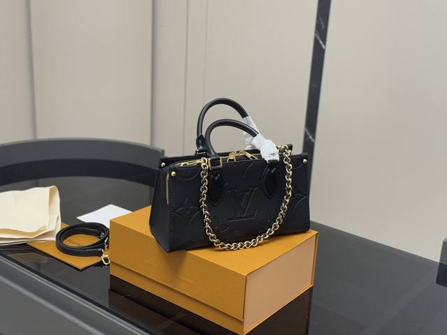 配折叠盒Size：25.14Cmlv Onthego横板购物袋有隐藏的背带设计，可单肩～可手提搜索 Lv Onthego丛林新款