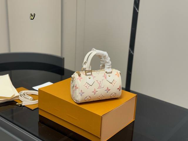 配折叠盒Size：16*12Cm Lv Speedy Nano 代购渠道台湾客定面料+五金+肩带可以拆卸和调节长短哦！