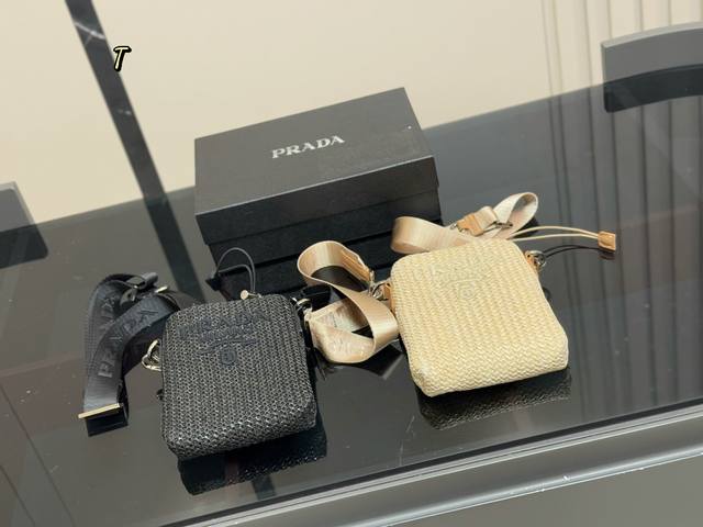 配盒Size：13.16Cm普拉达 Hobo中古腋下包多了一份随意和简单，完全的时尚百搭！