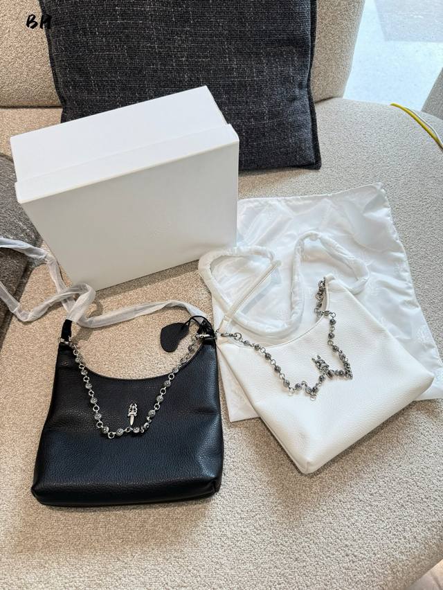 不是吧，克罗心这款Viv包包现在居然... #尝试一个新Look现在居然这么火，[好物分享] Chrome Hearts Viv包小孩子才做选择我必须拿下T我先