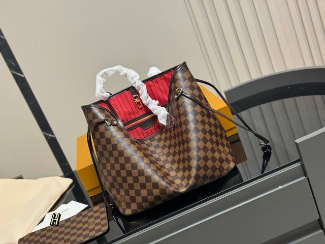 配折叠盒Size： 32底*28高Cmlv Neverfull 中号购物袋！骨灰级产物！经典到无可复制！有质感！有味道！