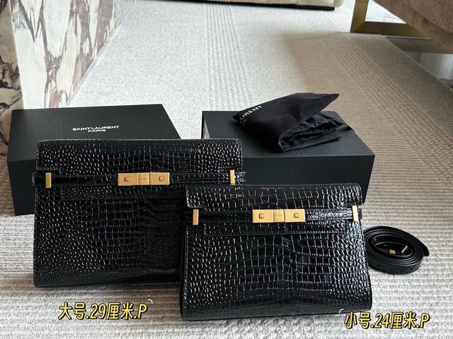 配盒子 鳄鱼纹 Size:29*20Cm 中号 24*17Cm 小号 Ysl曼哈顿,背起来真的太有Feel。曼哈顿 最低调,简洁大气啦!尺寸刚刚好! 配盒子 鳄鱼纹 Size:29*20Cm 中号 24*17Cm 小号 Ysl曼哈顿,背起来真的太有Feel。曼哈顿 最低调,简洁大气啦!尺寸刚刚好!