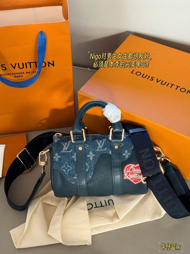 配盒尺寸:20*12Cml家 牛仔Keepall Xs枕头包这一季的单宁越看越香Nigo对男生女生都很友好,必须是本季的完美单品! 配盒尺寸:20*12Cml家 牛仔Keepall Xs枕头包这一季的单宁越看越香Nigo对男生女生都很友好,必须是本季的完美单品!