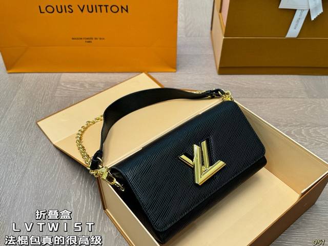 9色 折叠盒Lv Twist法棍包真的很高级 日常通勤简直绝配 又酷又飒低调的奢华 可盐可甜 极致美感绝美女孩就是你 尺寸： 23 12
