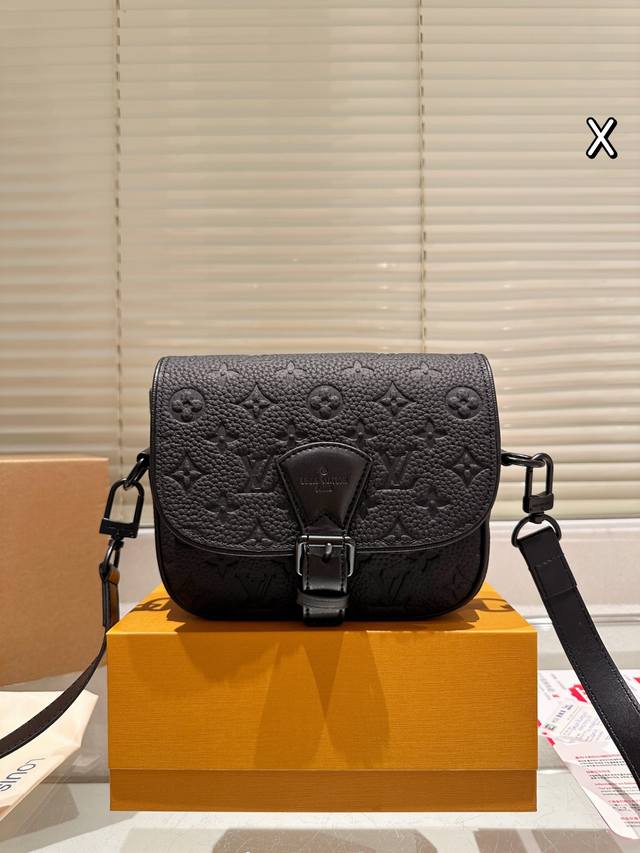 礼盒男包分享Lv 单肩包目路易威登Louisvuitton比起非常火。的双扣邮差包这一款Lv男士单肩包可以说非常低调了國尺寸: District Pm老花的,这 礼盒男包分享Lv 单肩包目路易威登Louisvuitton比起非常火。的双扣邮差包这一款Lv男士单肩包可以说非常低调了國尺寸: District Pm老花的,这