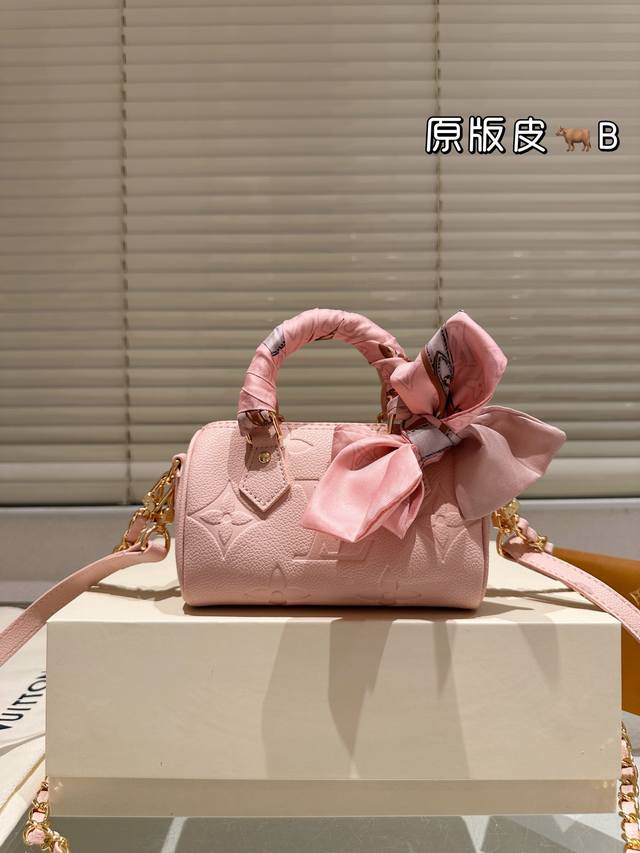 顶级原单 配丝巾 Lv Nano Speedy 16 枕头包 Lv 新款系列 枕头包 手袋,Lv Speedy Nano 枕头包这款Retiro 手袋以标志性