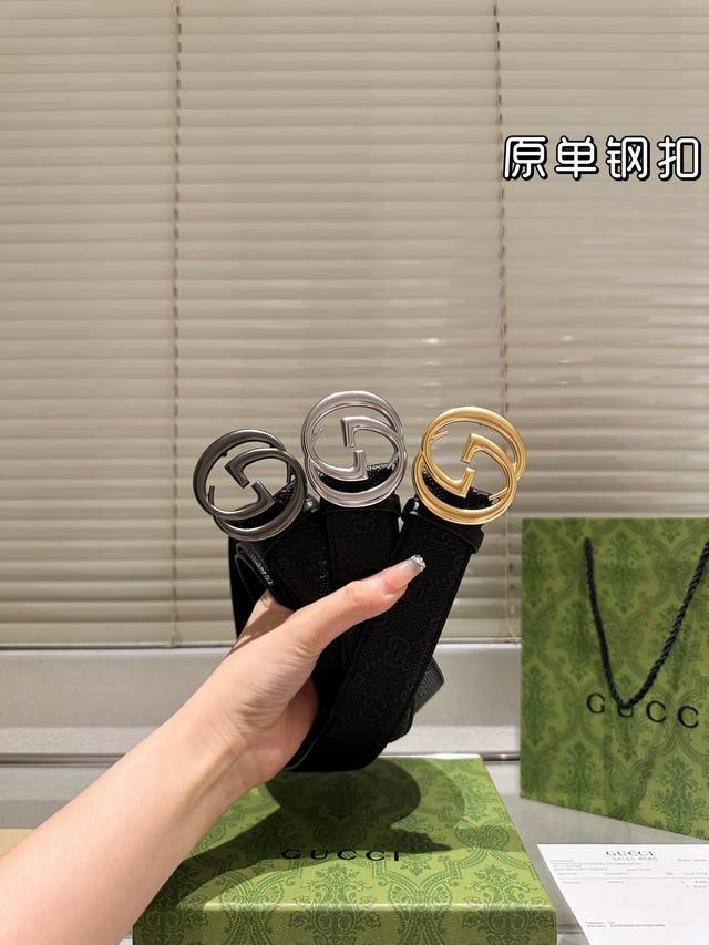 钢扣 高版本！腰带 Gucci牛皮皮带～热门款 男女通用皮带里面最火的版本啦～质量很好 全套包装！五金绝对不褪色 皮带头和专柜一样的哦～ 配礼盒手提袋发票