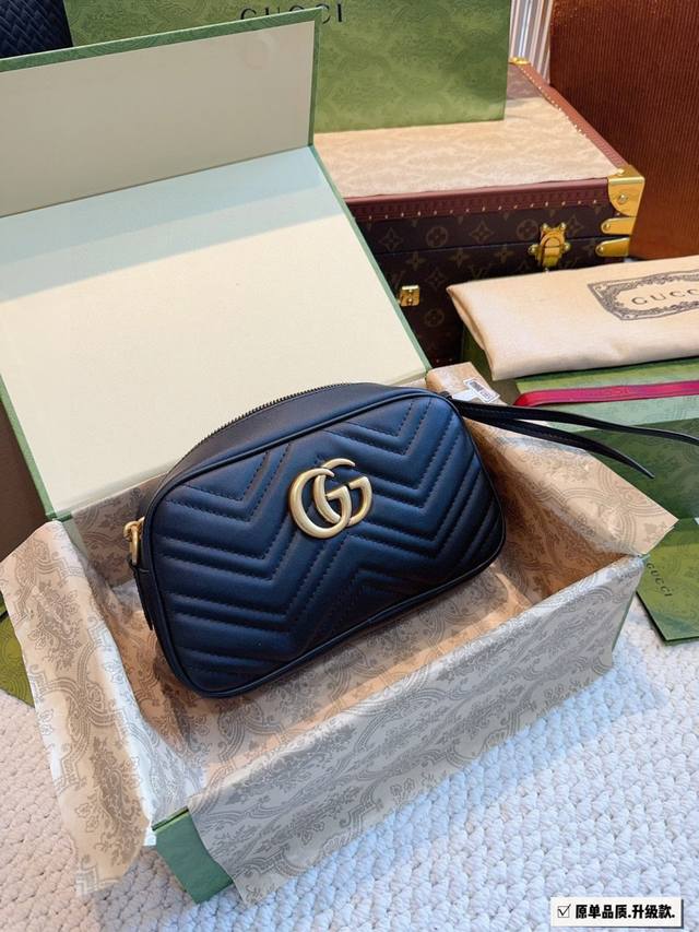 配礼盒.酷奇Gucci 相机包优雅精巧，超级耐看实用无敌百搭！各大明星同款，真的超级美 尺寸：24*7*18Cm