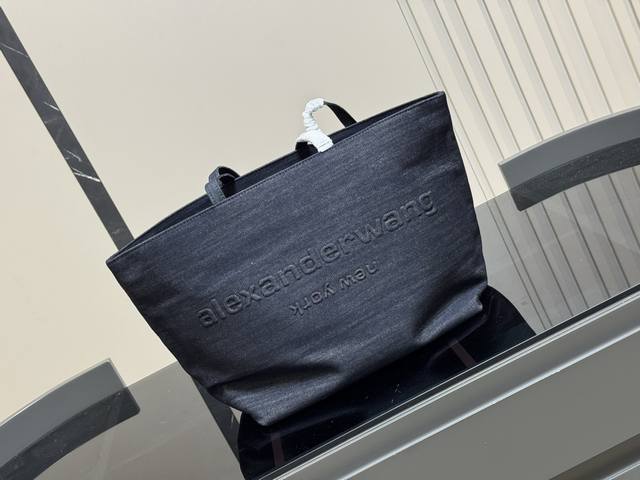 无盒Size：33.30Cm亚历山大王25新款托特大王Aw超级实用的大包，日常通勤必备，嘎嘎抗造