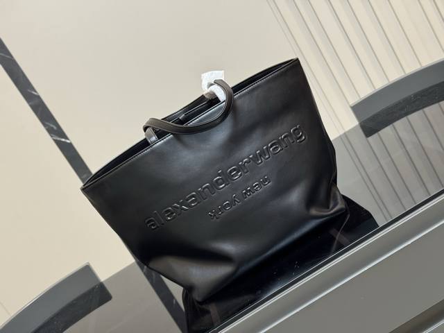 无盒Size：33.30Cm亚历山大王25新款托特大王Aw超级实用的大包，日常通勤必备，嘎嘎抗造