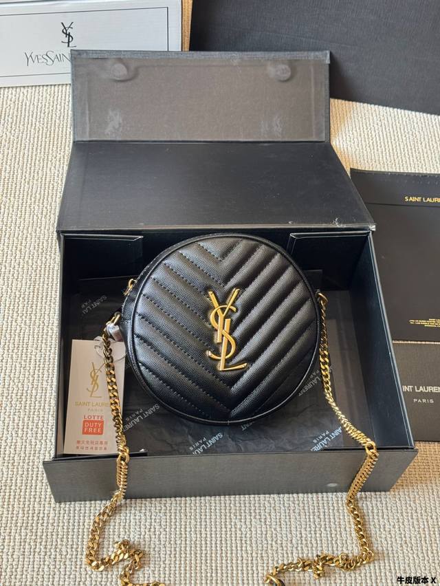 牛皮版本 Ysl 梦幻圆饼包包 圣罗兰包包Saint Laurent&Slp正品购入打版，牛皮皮质，全套对版五金. 包型精致，实用袋口Ysl金属扣五金完美无暇