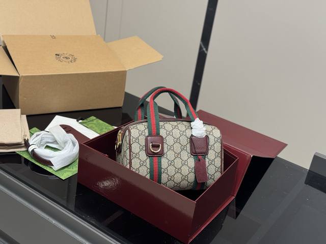 配全套包装Size：271*16Cm古奇Marmont 波斯顿Gucci新款小可爱震撼来袭宝宝们 绝对绝对的下一个爆款！