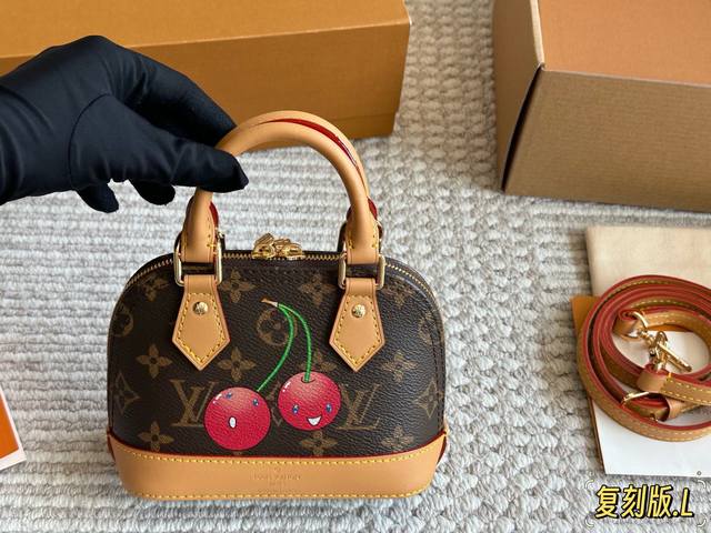 配盒 黄皮 Size： 20*14Cm 小 L家 Alma贝壳包 内敛！深沉！有味道！这款百搭的经典手袋依然很受现代的青睐！