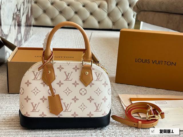 配盒 Size: 25*18Cml家 Alma贝壳包 内敛!深沉!有味道!这款百搭的经典手袋依然很受现代的青睐! 配盒 Size: 25*18Cml家 Alma贝壳包 内敛!深沉!有味道!这款百搭的经典手袋依然很受现代的青睐!