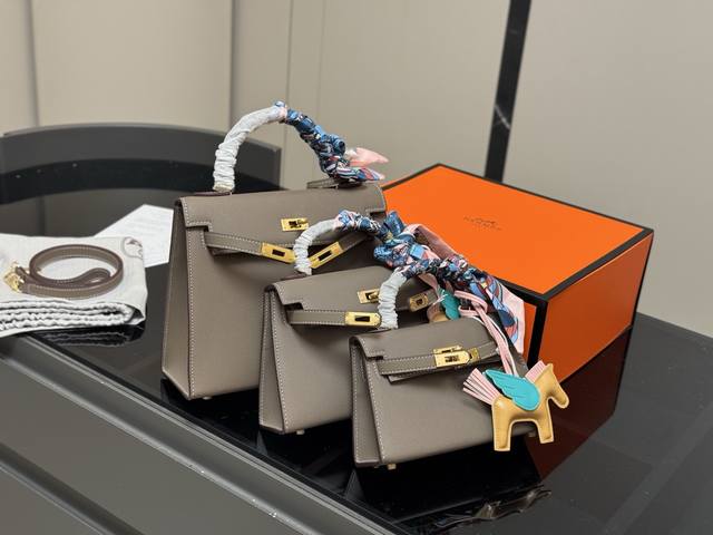 配折叠盒尺寸：25Cm 22Cm 19Cm爱马仕 凯莉Kelly尺寸刚刚好！真的太太太太好看 头层牛皮 包包特别又质感！