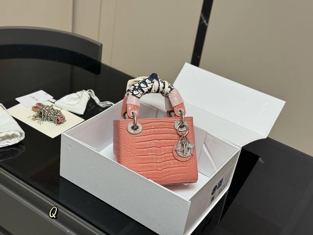 配折叠盒Size：17Cm Lady 返场！迪奥限量版鳄鱼皮戴妃，超级养眼哦！高端品质，随意对比细节，不要太上头哦亲！