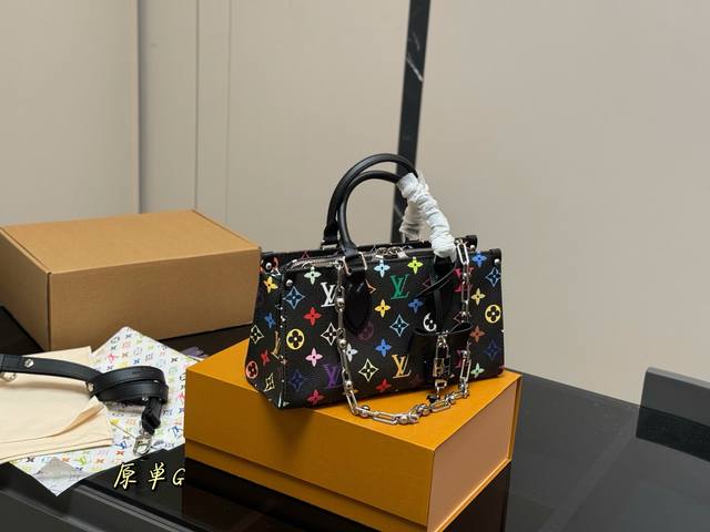 配全套包装Size：25.14Cmlv Onthego购物袋有隐藏的背带设计，可单肩～可手提搜索 Lv Onthego丛林新款