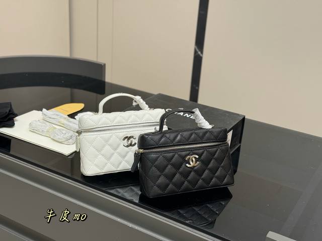配折叠盒Size：19.12Cm香奈儿饭盒 Hobo又称流浪包包身轻便又有容量又精美又实用，性价比超高推荐入手之一太好搭啦！随手一提！出门！