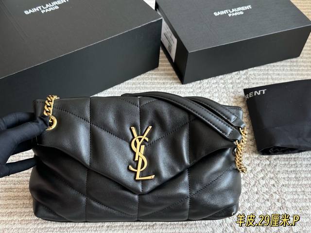 羊皮 配全套包装Size：29*22Cm 大 Ysl 云朵包包Loulou Puffer 绗缝小羊皮包犹如怀抱云朵般的感受