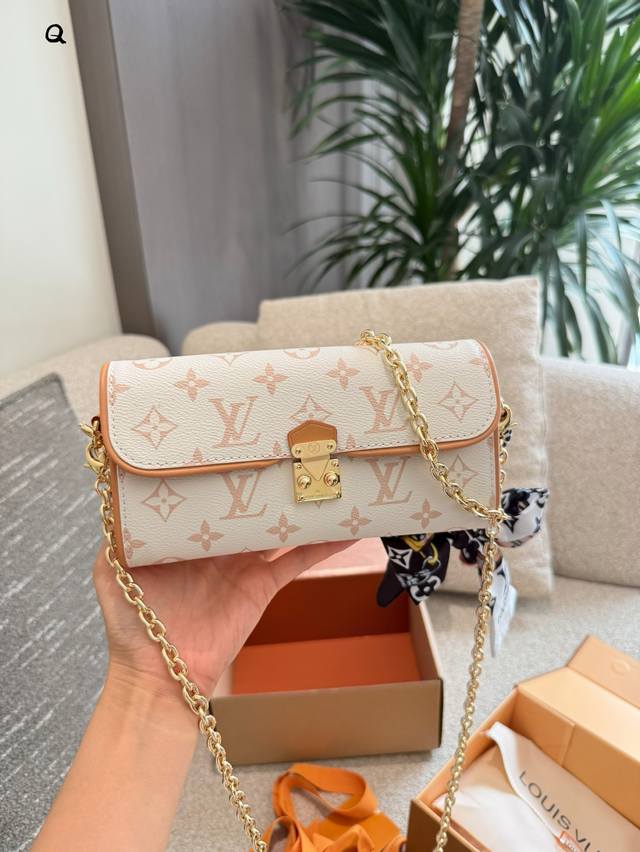 下一个断货王Lv沙丘色Ivy腋下包70005 Lv Camille沙丘色Ivy白色腋下包22Cm双盒包装